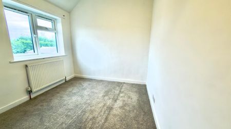 2 bedroom House To Let - Photo 2