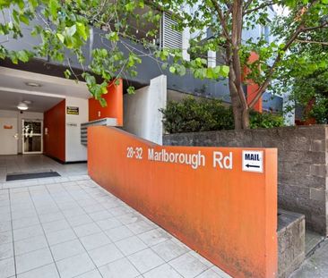 Ground Floor Full-Brick Apartment With Private Courtyard - Photo 1