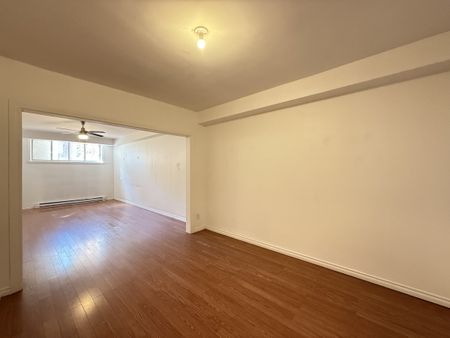 6049 39e Avenue, #A - Photo 4