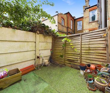 Cricket Lane, Hampton Hill, TW12 - Photo 5
