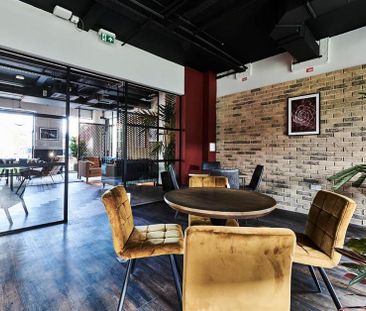 1 bedroom in a flat share to rent - Photo 5