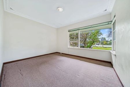 “Powered Workshop” - Photo 5