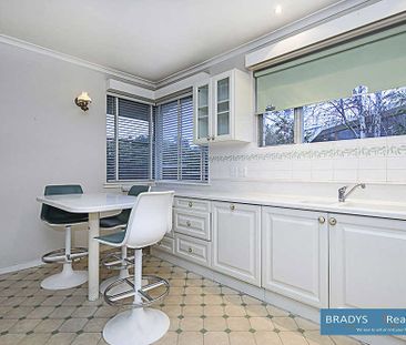 102 Hopetoun Circuit, Yarralumla ACT 2600 - House For Rent | Domain - Photo 6