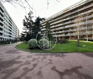 Au pied de la gare du VAL D'OR et des écoles - Photo 2