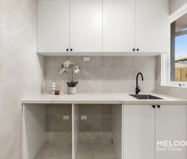 FULLY RENOVATED, SINGLE-LEVEL HOME IN PRIME LOCATION - UNFURNISHED - Photo 5
