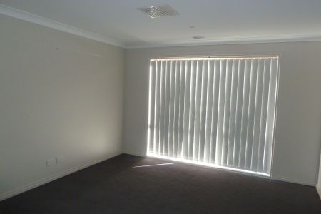 64 Streets Road, Leneva - Photo 3