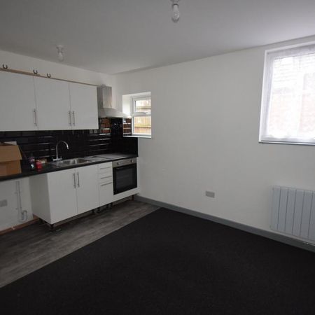 1 bedroom ground floor flat to rent - Photo 4