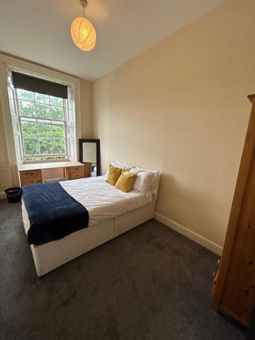 5 bedroom flat to rent - Photo 4