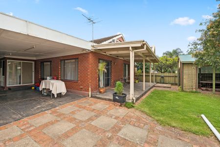 Family Home with Room to Move&excl; - Photo 2