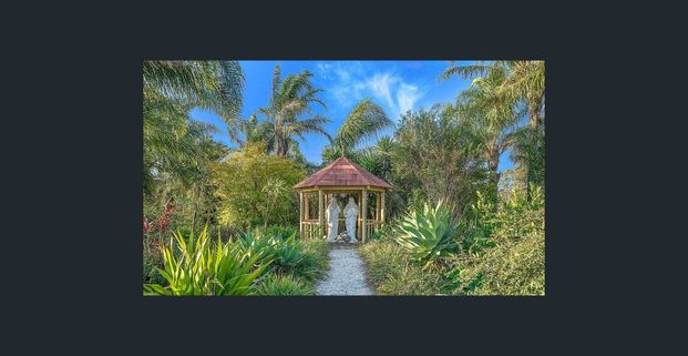 Luxury Family Living with Pool, Dam & Stunning Entertaining Spaces - Photo 1