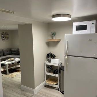 Newly Renovated 2BDR Basement Apartment ALL INCLUSIVE - Photo 3