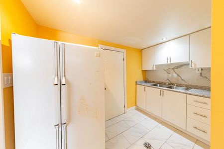 For Lease - 83 Deep Dene Drive Unit# Room, Toronto, Ontario - Photo 4