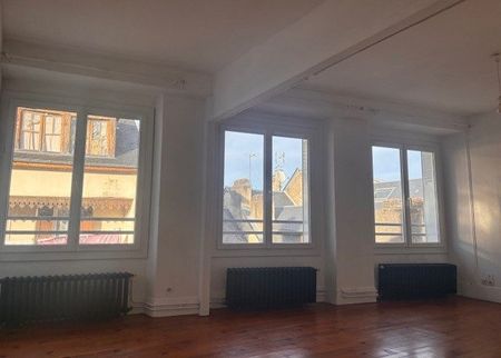 Location Appartement 2 pièces 66m² BAGNERES DE BIGORRE 65200 - Photo 3