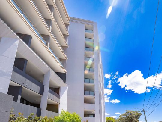 Penthouse Perfection in Prime Burwood Location! - Photo 1