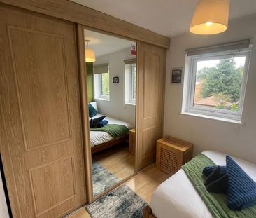 1 Bed Flat, Whiteadder Way, E14 - Photo 2