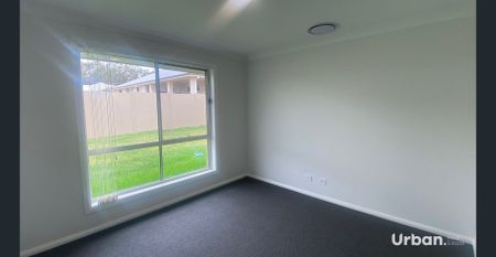 Generous Family Living in the Heart of Huntlee! - Photo 3