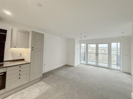 Flat 39, 3 Martin Court, Hastings, TN34 1DY - Photo 2