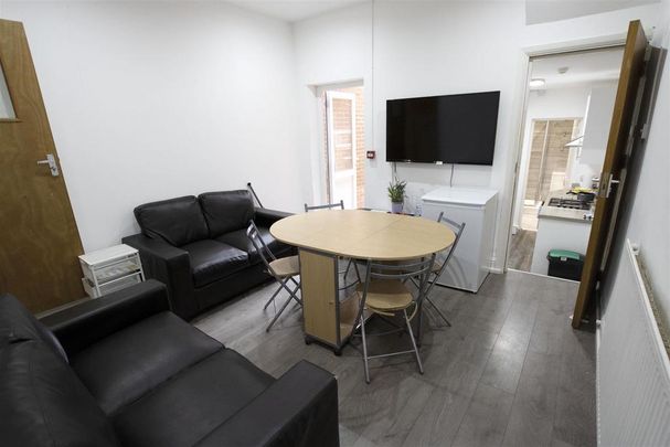 4 bedroom house to rent - Photo 1