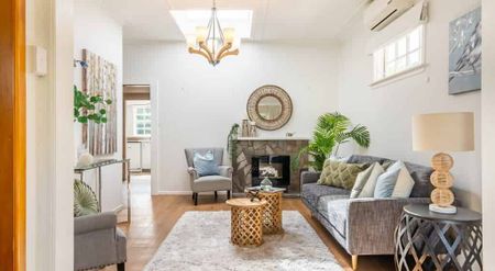 Kauri Street, Eastbourne - Photo 2