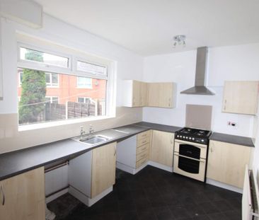 2 bedroom semi-detached house to rent - Photo 5