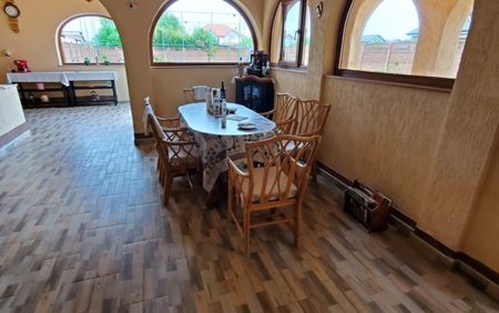 Arad casa de inchiriat 8 camere in Livada - Fotografie 4