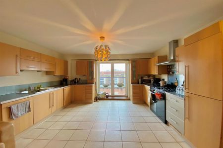 2 bedroom apartment to rent - Photo 2