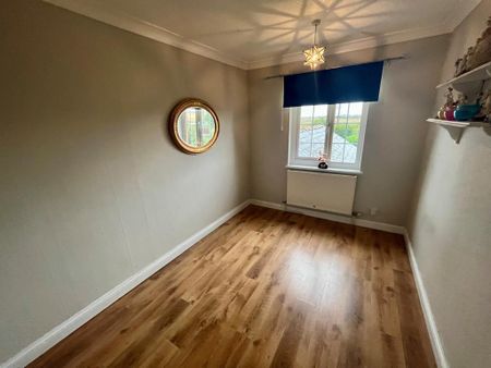 4 bedroom semi-detached house to rent - Photo 3