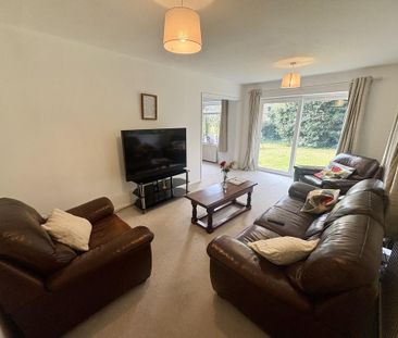 3 bedroom semi-detached house to rent - Photo 2