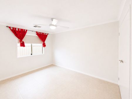 4 BEDROOM HOME IN KIALLA - Photo 2