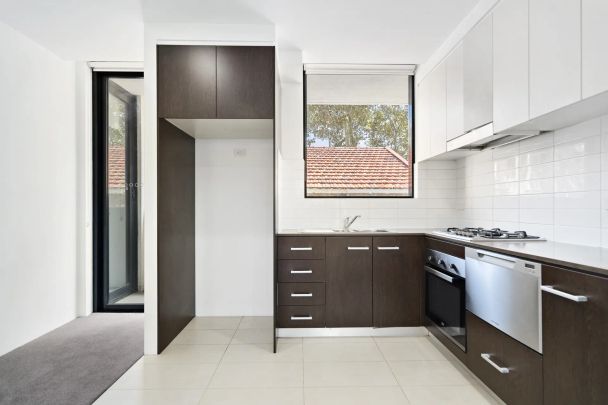 North East Ground Floor Gem in Vibrant Kingsford (ACCESS VIA MIDDLE LANE) - Photo 1