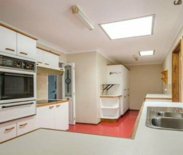 Beautifully Presented Four-Bedroom Home with Excellent Outdoor Living - Photo 4