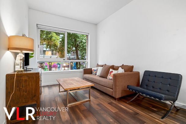 Condo in Downtown Vancouver, BC - Photo 1