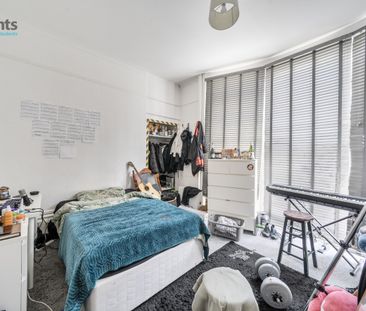 6 bedroom terraced house to rent - Photo 3