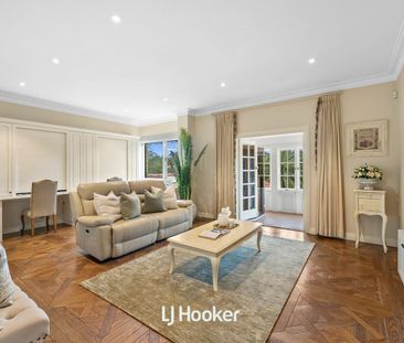 A Captivating Classic Oasis on a Parkland - Photo 2