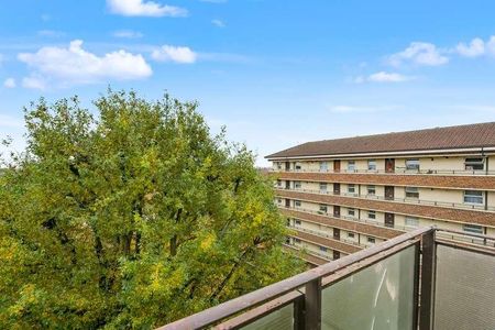 Holly Park Estate, London, N4 - Photo 3