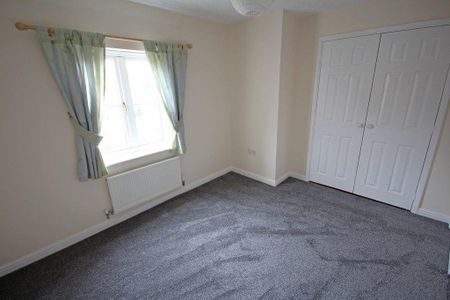 4 bedroom detached house to rent - Photo 4