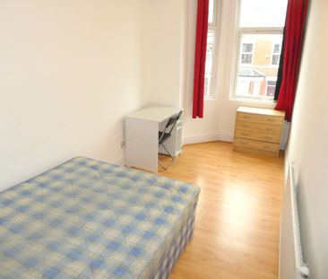 9 bedroom semi-detached house to rent - Photo 2