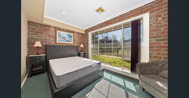 - COUNTRY LIVING - - Photo 1