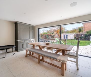 4 bedroom detached house to rent - Photo 3