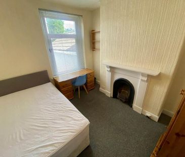 4 bedroom house to rent - Photo 3