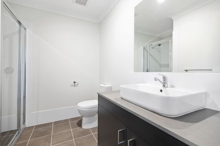 Brand New Three Bedroom Duplex in Allambie Grove Estate - Photo 5