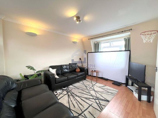 3 Bedroom Flat To Rent - Photo 1