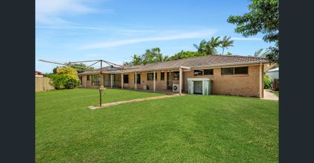 Huge Beachside Family Home - Photo 5