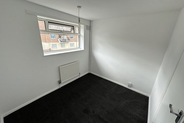 Middlegate - Photo 1