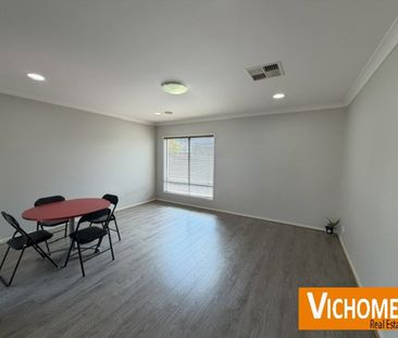 Spacious & Excellent Location - Photo 2