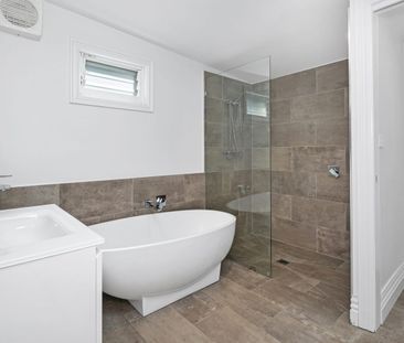 CHARMING PROPERTY IN CENTRAL LOCATION - Photo 3