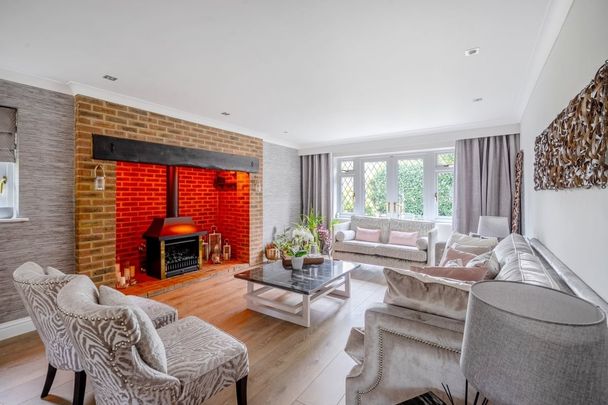 4 bedroom detached house to rent - Photo 1