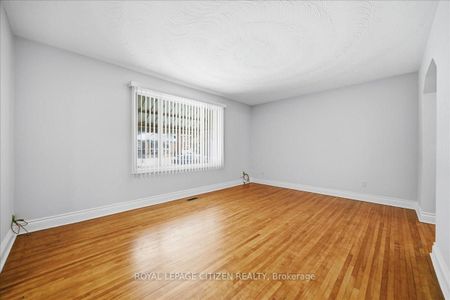 For Lease - 20 Dunsmore Gardens Unit# MAIN, Toronto, Ontario - Photo 2