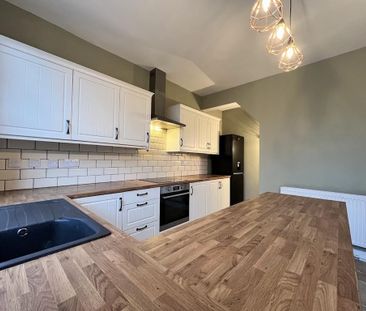 2 bedroom terraced house to rent - Photo 4