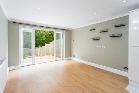 2 bedroom terraced house to rent - Photo 4